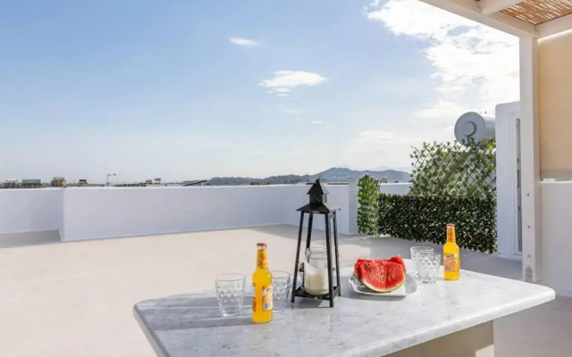 5 Star Residence 3Bdr, 2Bth, Roofdeck, Naxos Town