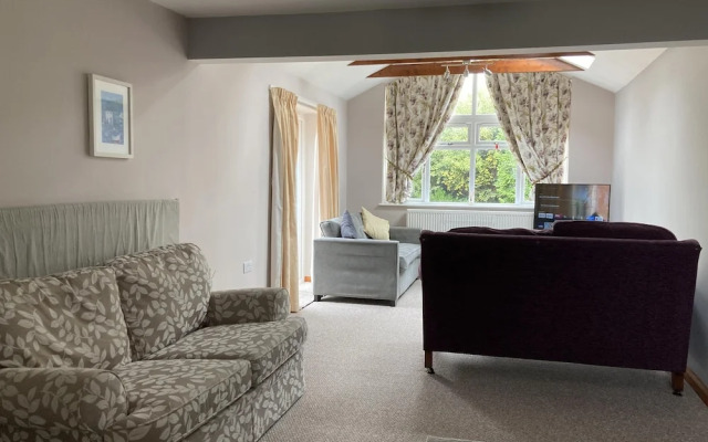 Spacious Detached Bungalow With Ample Parking