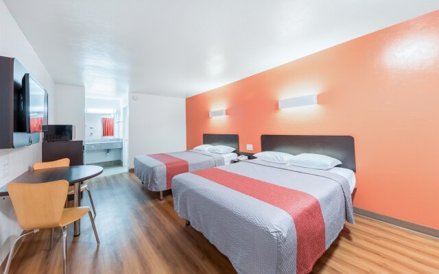 Motel 6-Oklahoma City, OK - Bricktown