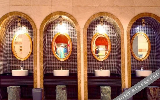 Oriental Hawaii Holiday Hotel