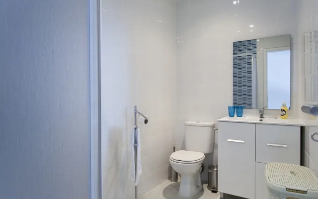 ALTIDO Cosy 1-bed flat w/balcony in Pena, close by subway, viewpoint&park