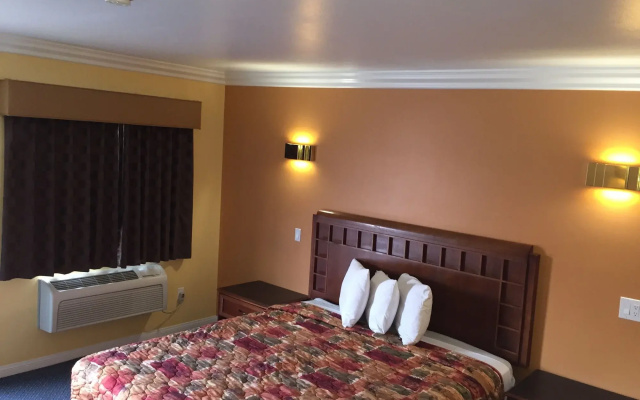 Industry Inn & Suites