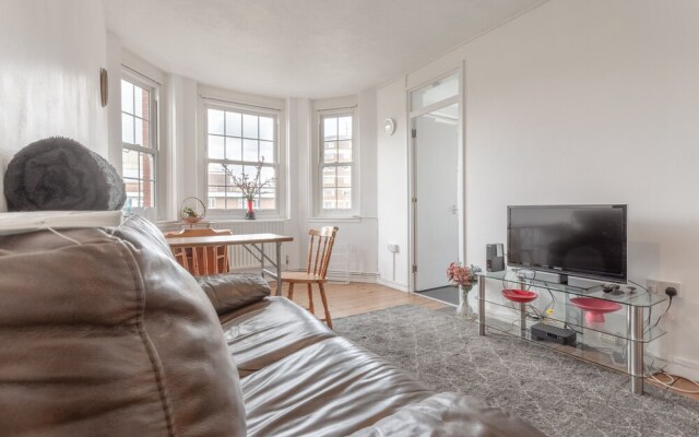 Stylish 1 Bedroom Flat In South Kensington