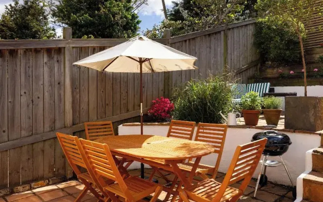 The Thames Embrace 3 BR & Garden House