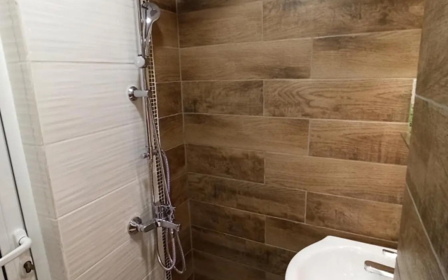 Top Center Nice View Studio