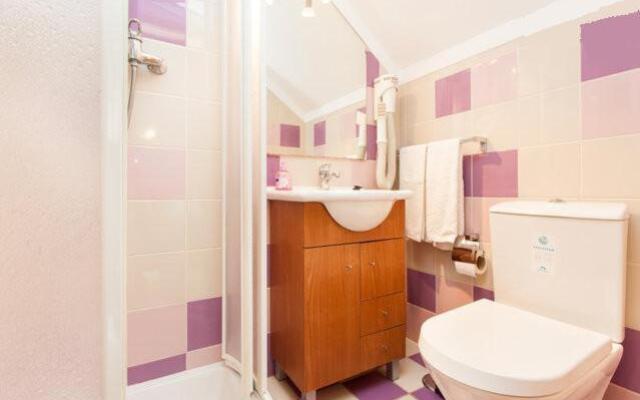 LC's Guesthouse