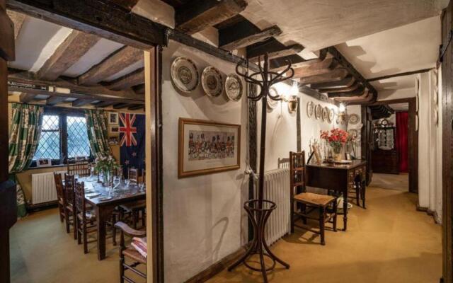 Inglenook Cottage in Henley-on-thames