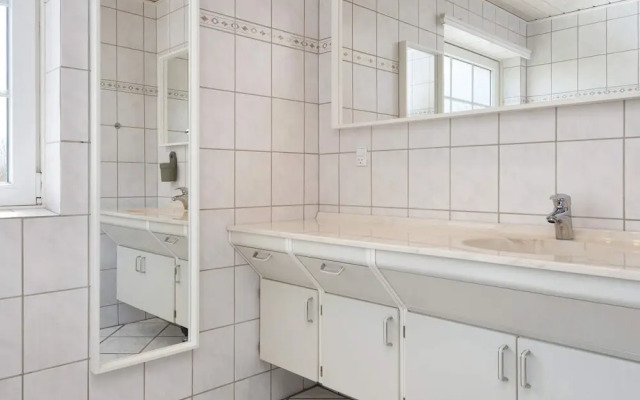 Spacious Holiday Home in Hemmet Jutland near Sea
