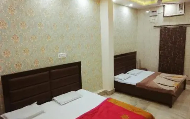 Abhiraj Guest House