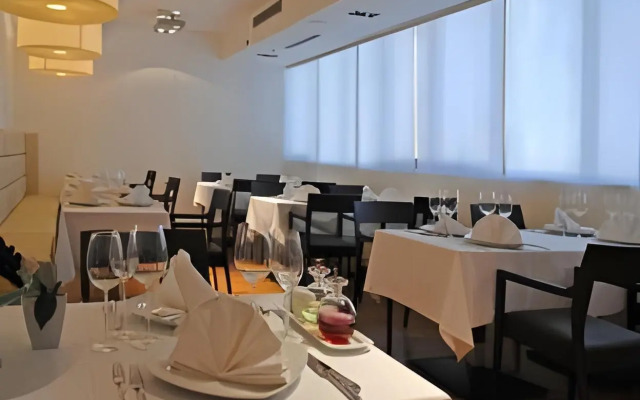 Atrium Hotel