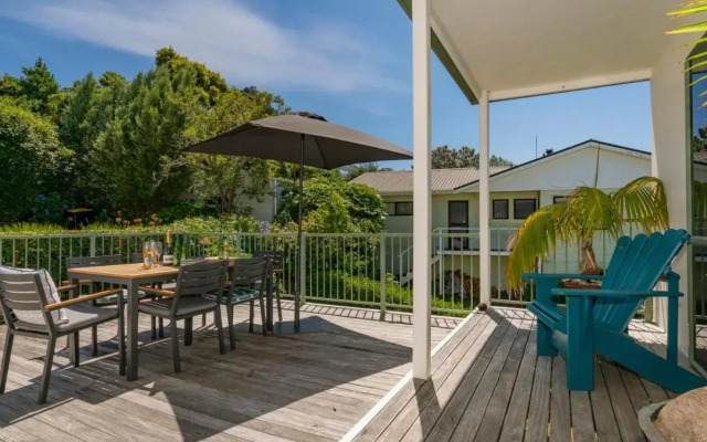 Picturesque on Paku - Tairua Holiday Home