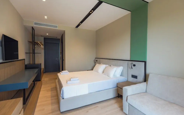Green Light Hotel