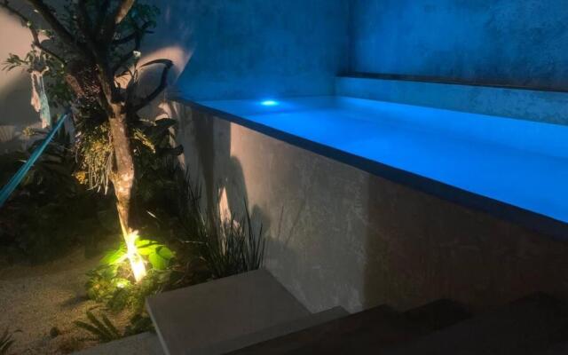 Private Full House with pool and cozy patio