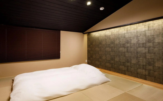 Kanade Fushimi Inari Taisha-mae