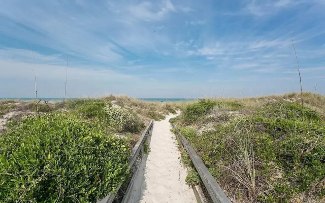 St. Augustine's Oceanfront Oasis: Hibiscus F102