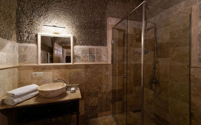 Tekkaya Cave Hotel