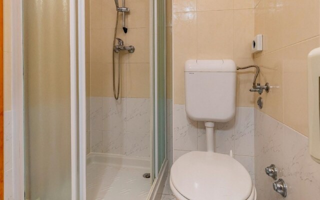 Attractive Apartment in Banjole near Fratarski Otok Island