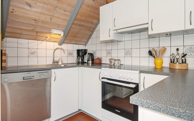 Vibrant Holiday Home In Fano Near Sea