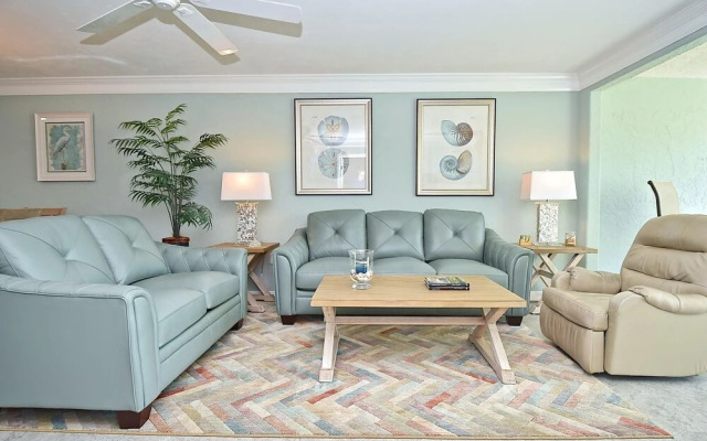 Bay Tree Club 106 by Vtrips