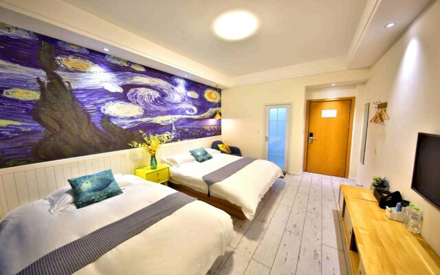 Time Machine Hotel