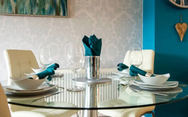 Modern 3 Bed/2bath City Centre Apartment