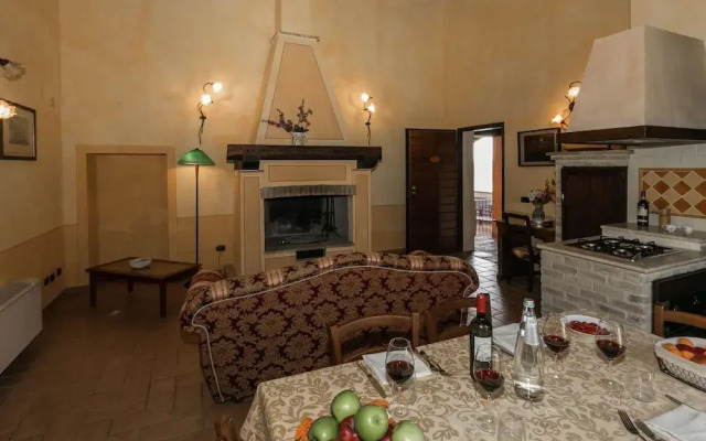 Elegant Apartment Only 1 Hour From Rome