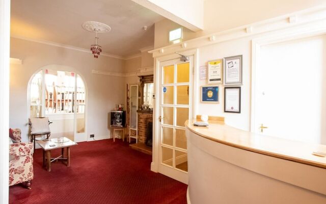 OYO Cliffemount Hotel