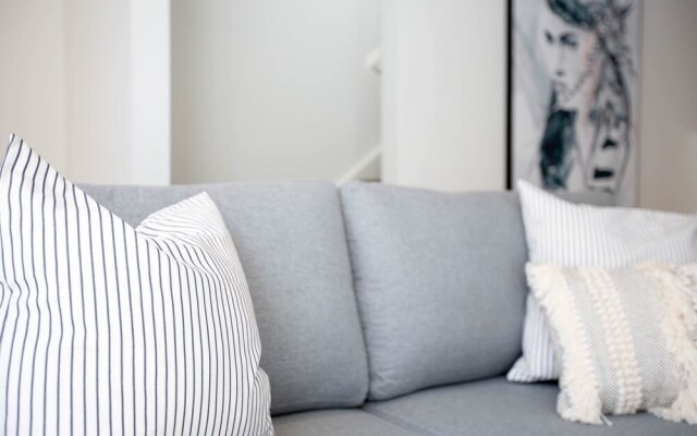 92 Brand New Doncaster Local House
