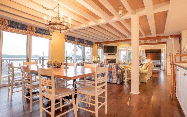Red Pines a Lake of Bays Gem on a Very Private West Exposure 210' ft Point