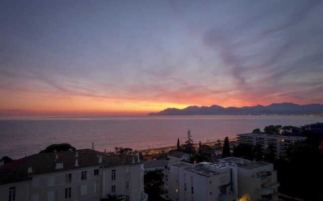 Western Cannes - Panoramic View