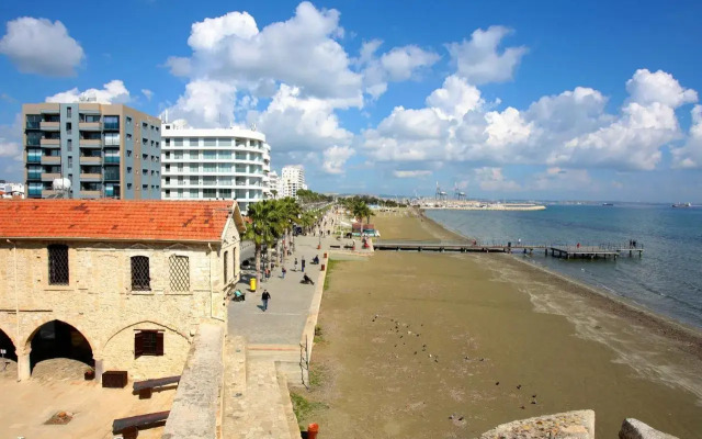 Lazaros Centre