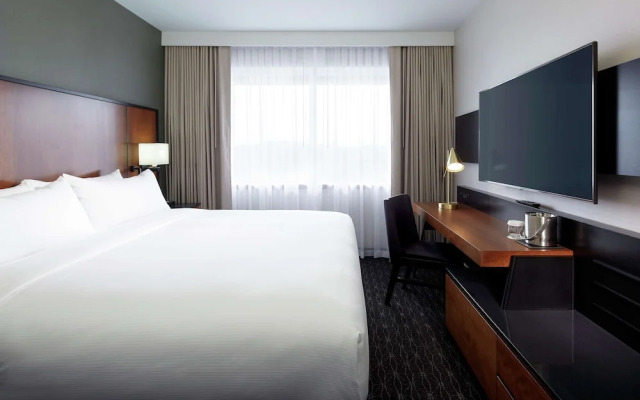 Doubletree By Hilton Montreal Airport