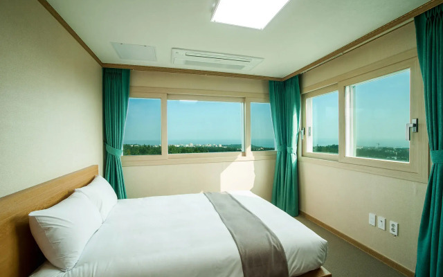 J View Hotel