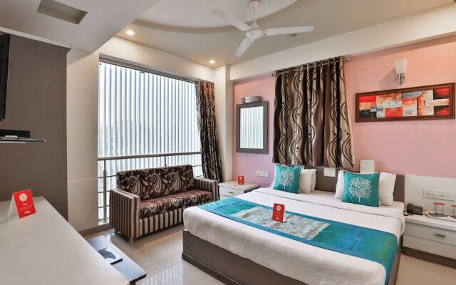 OYO Flagship 2389 Hotel The Grand Pritam