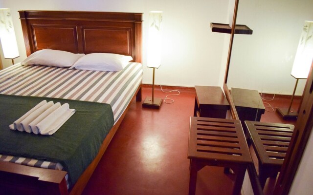 Mount Waves Hotel