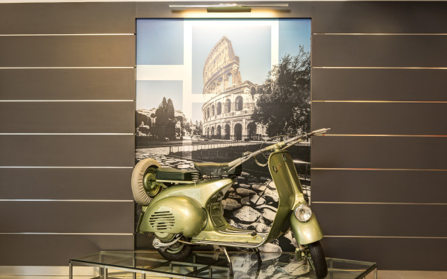 iQ Hotel Roma