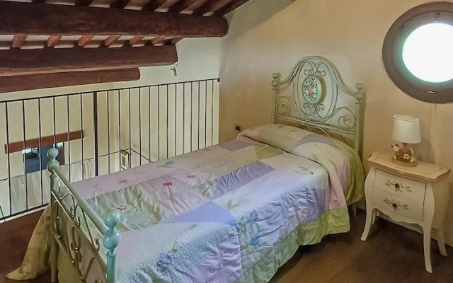 Tenuta di campagna con piscina immersa nel verde