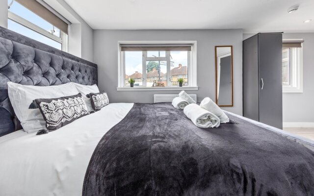 Lovely Ensuite Room Feltham Heathrow London Tw13