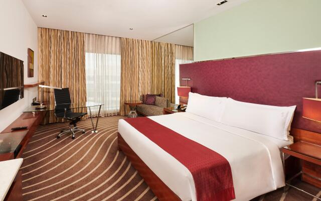 Holiday Inn Mumbai International Airport, an IHG Hotel