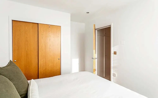 Elegant 3 bed Apartment in Earls Court