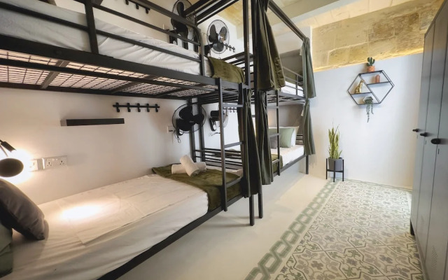 Mandera's Boutique Suites & Dorms