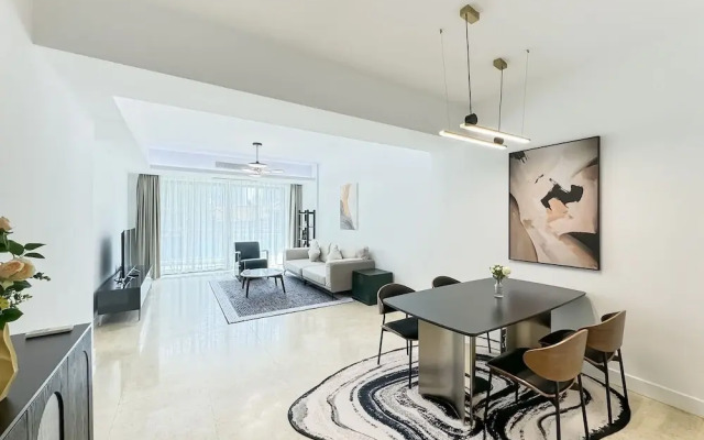 Shanghai West Nanjing RD 3Bed 1Min Metro
