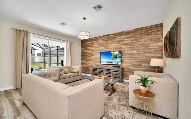 Gorgeous, Modern Home W/private Pool!
