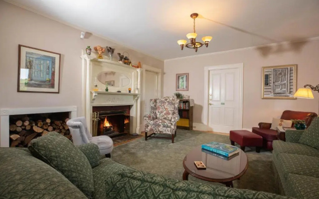 Maple Hill Farm Inn