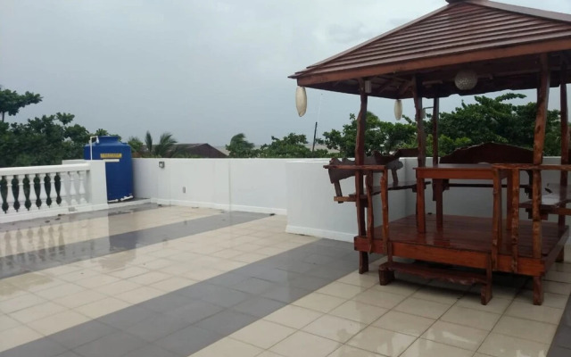 OYO 816 Oktowaves Hotel
