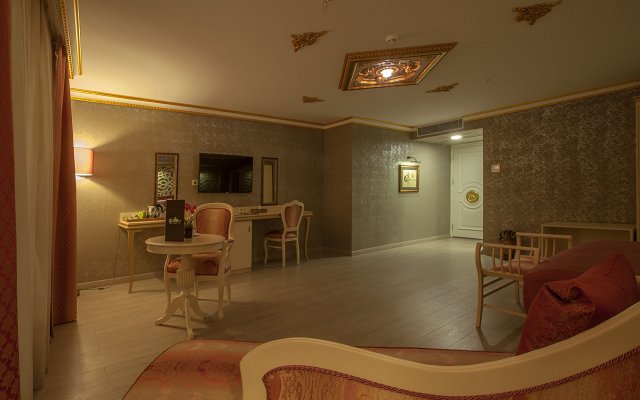 Empire Suite Hotel