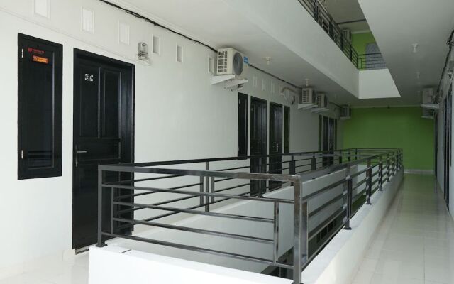 SPOT ON 2330 Pondok Grand Mamoa