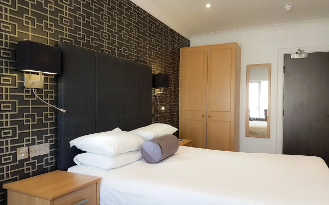 The Cumberland Hotel - OCEANA COLLECTION