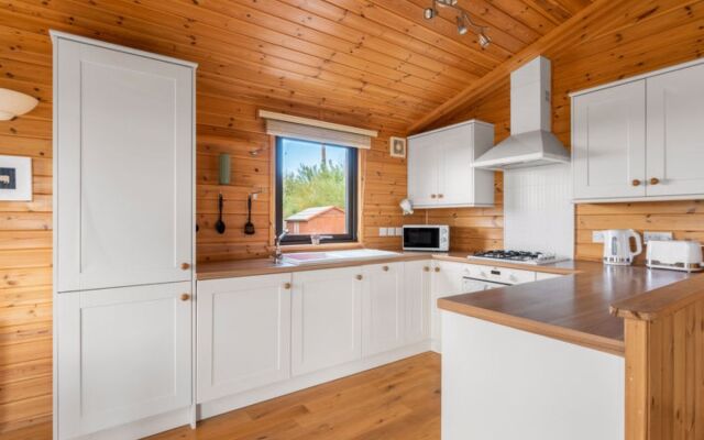 Loch Side Lodge 8