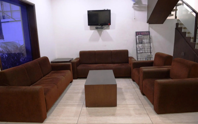 OYO 1030 Hotel Palm View Residency